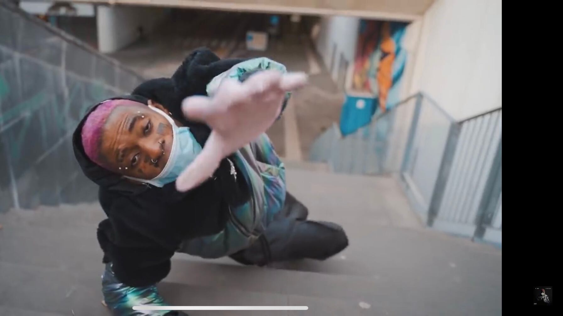 La provocazione del rapper Bello Figo sul Coronavirus