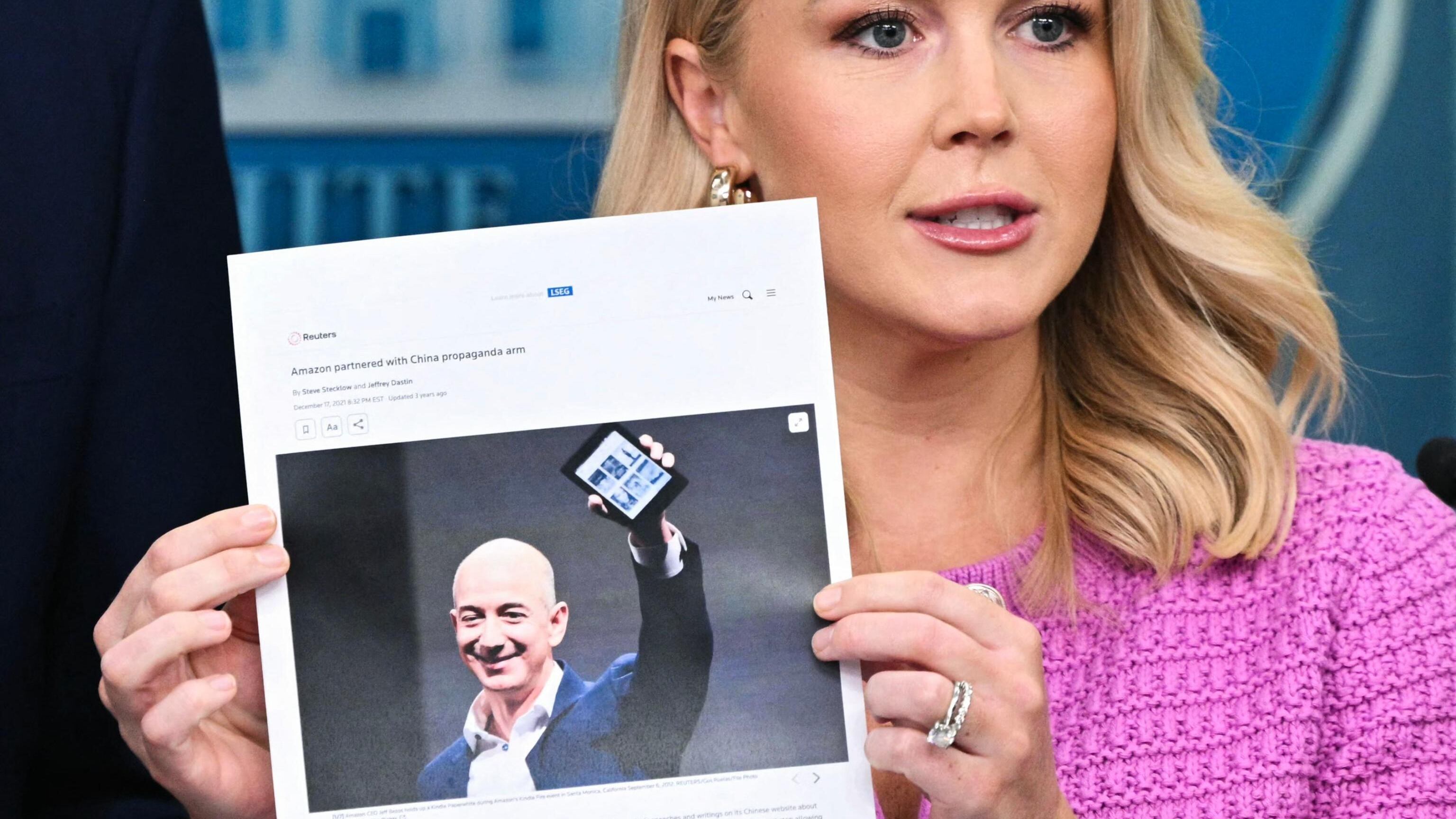 La Casa Bianca: "Amazon esporrà il costo dei dazi? Ostile". La società: "Non sul sito principale"