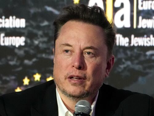 Il dolore e l'ira di Musk: "Mio figlio transgender ucciso dal virus woke"