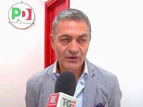 Sindaco del Pd: "Ristruttureremo le case sfitte per darle a migranti"