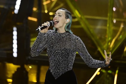 Sanremo 2024: ecco il look della finalissima del Festival di Rose Villain 4