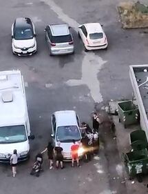 Rissa tra residenti e abusivi in via Bolla a Milano 7