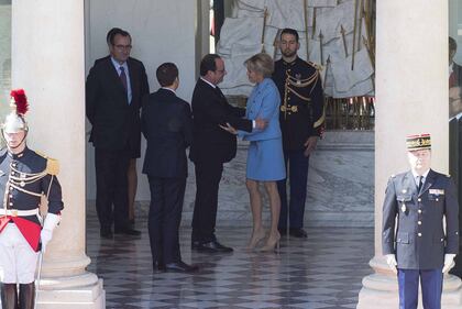 Brigitte Macron arriva all'Eliseo: ecco la nuova Prèmiere Dame 19