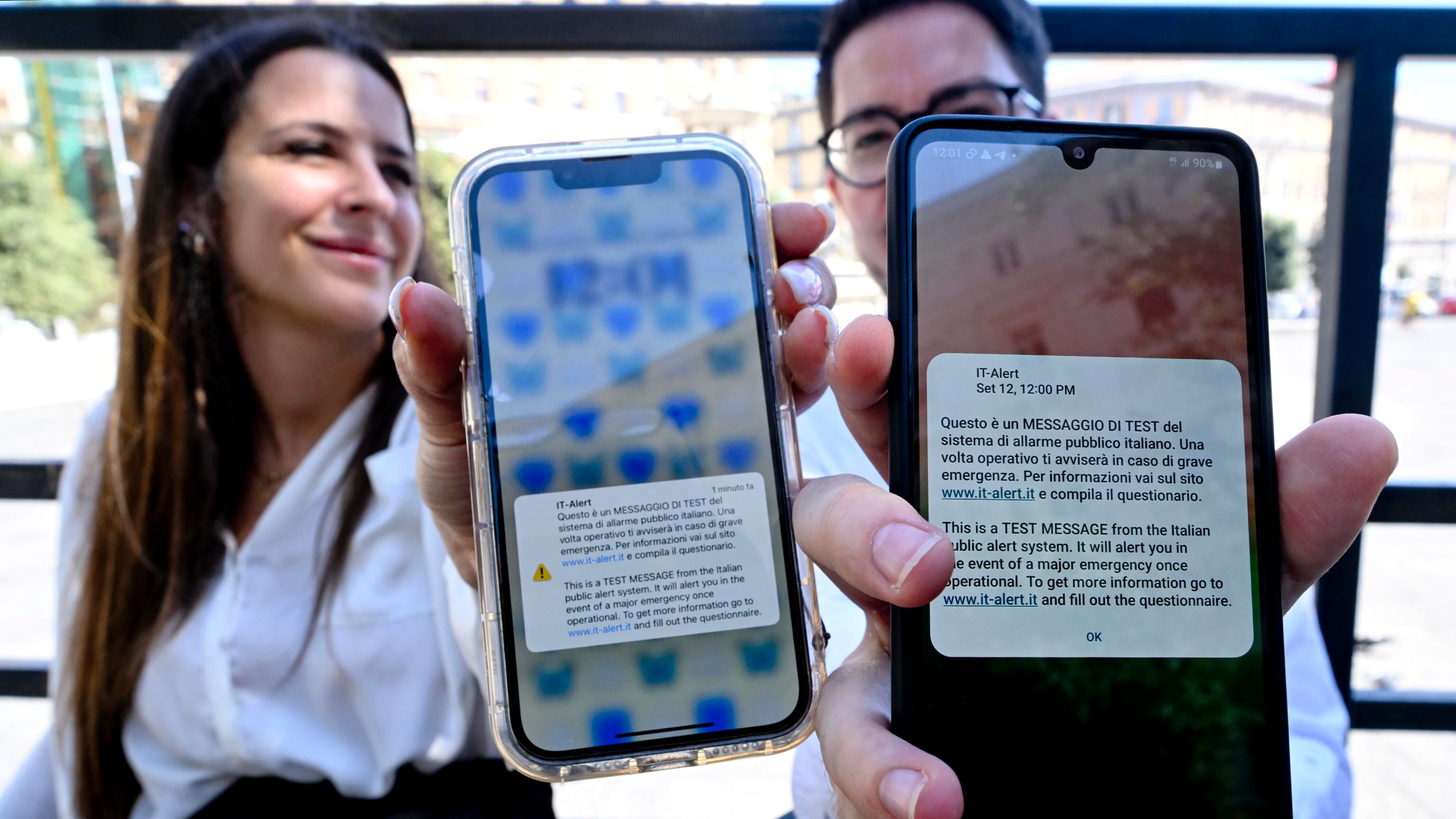 Alle 12 è suonato l’allarme sui telefonini in Lombardia: cos'è il test IT-alert