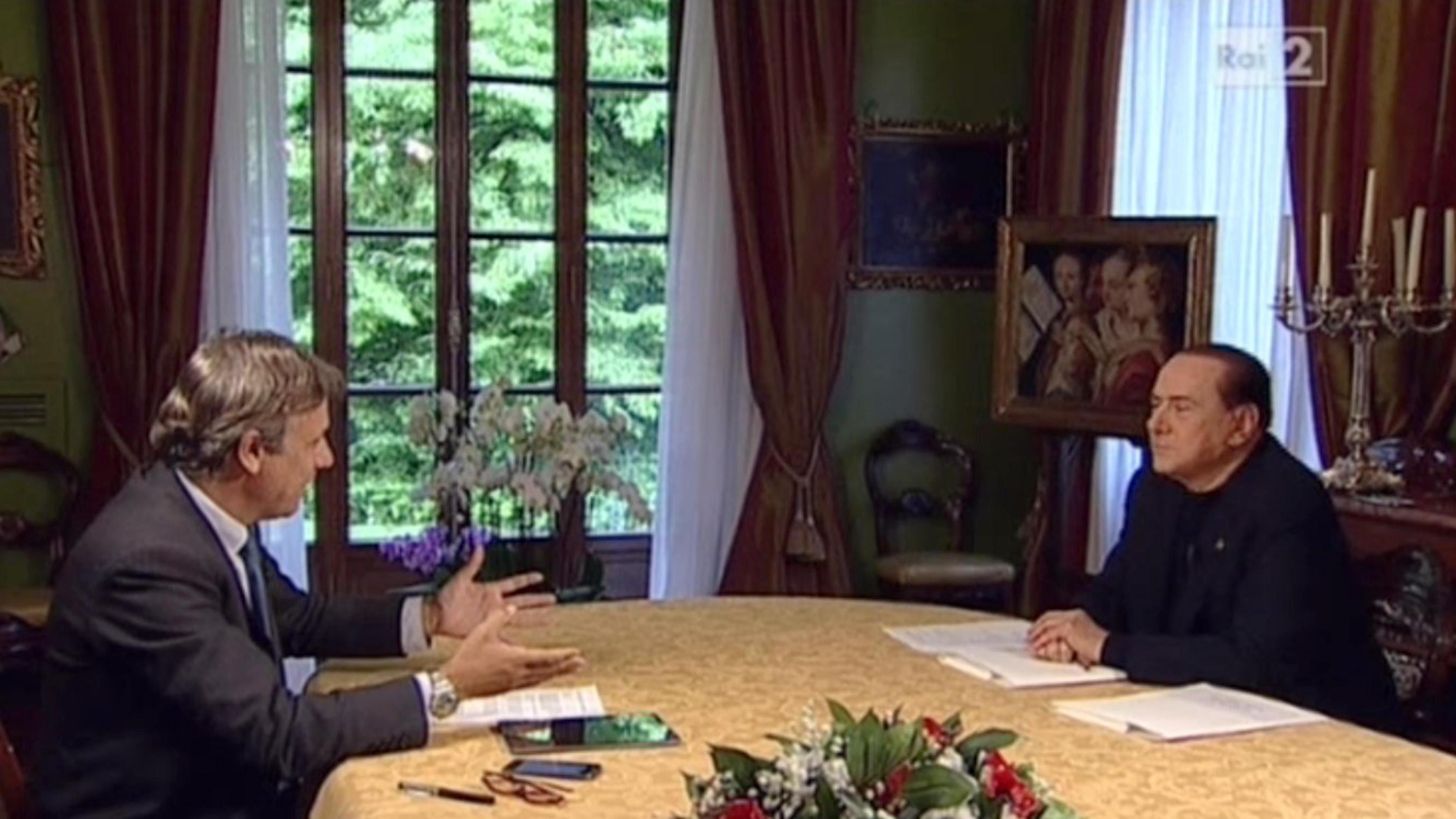 Berlusconi a Virus: "Abolire Equitalia"