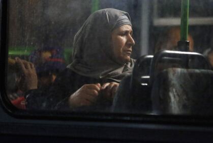 Migliaia di migranti da Budapest a Vienna in autobus 16