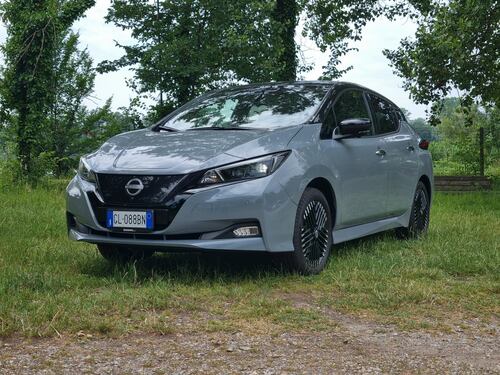Nuova Nissan Leaf 2023: guarda la gallery del crossover elettrico