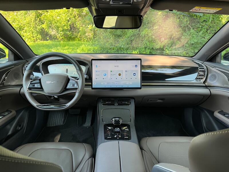 BYD Han: guarda la gallery della berlina elettrica cinese da 517 CV 12
