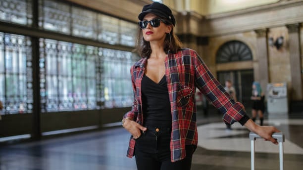 Camicia a quadri come indossarla: 4 look da "boscaiola" che amano tutte