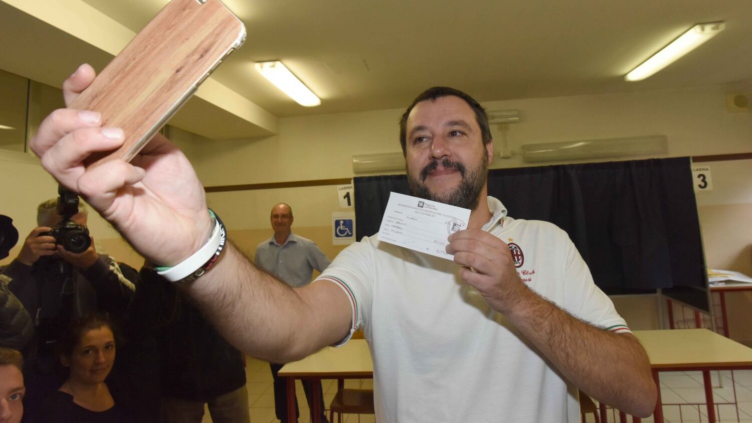 Ma quante gambe ha Salvini?