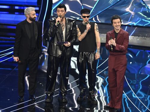 Sanremo 2024: ecco il look della terza serata del Festival dai The Kolors