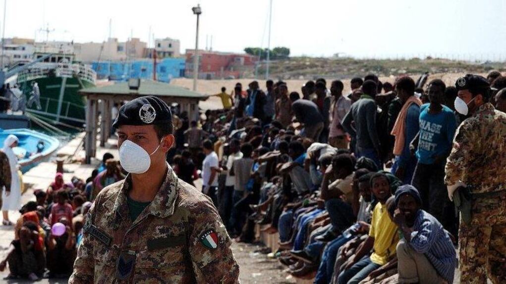 Sbarchi senza tregua: soccorsi 600 immigrati