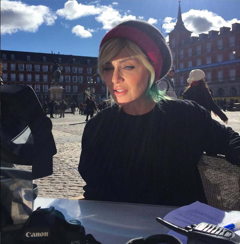 Paola Barale, sexy giramondo 5