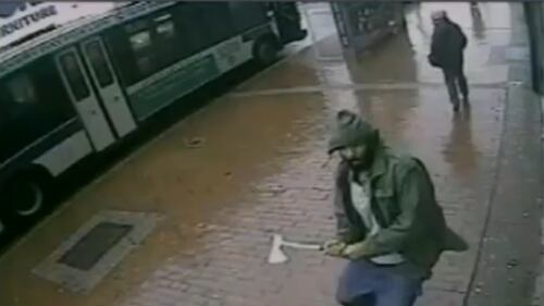 New York, l'attacco ai poliziotti nel Queens 1