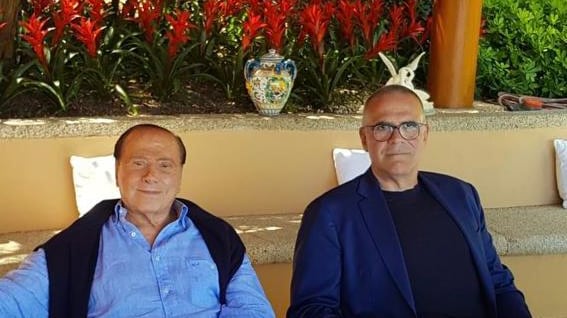 "Le chiedo scusa ma...". Il commovente addio di Alberto Zangrillo al Cav