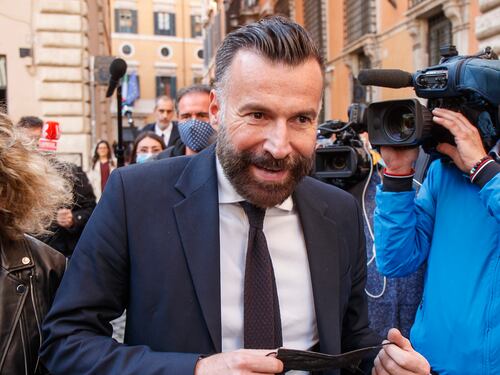 L’ultimo delirio di Zan: anche le aggressioni ai gay sono colpa della Meloni