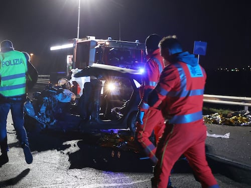 Lo schianto mortale contro il bus: nessuno aveva la patente