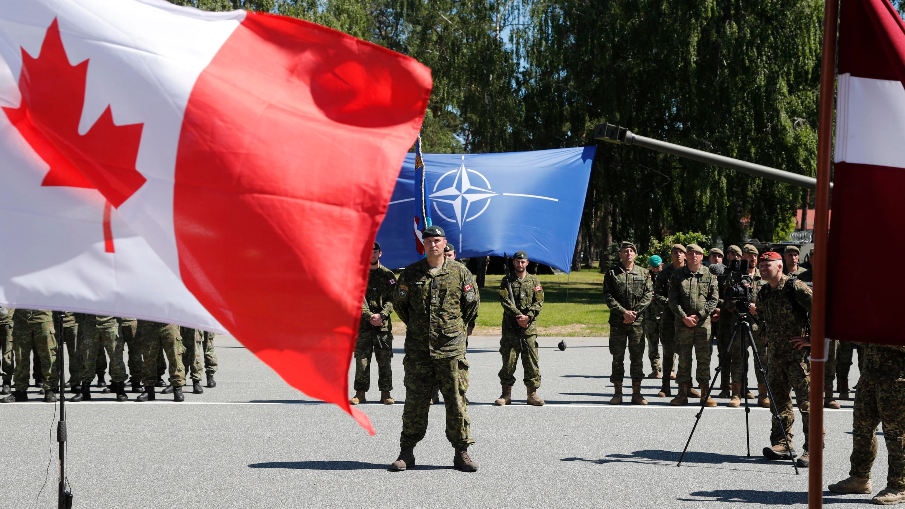 Trump scuote la Nato. E ora anche il Canada simula la guerra contro gli Usa