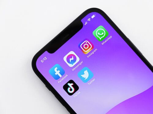 Ecco come staccarsi dai social network: la guida