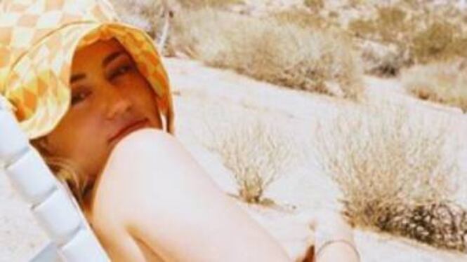 Nuovo album per Miley Cyrus. La cantante provoca su i social