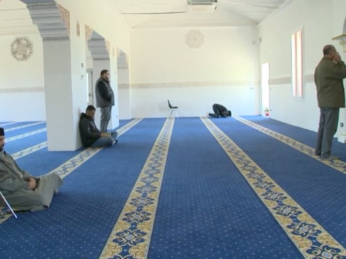 Reggio Emilia, ombre su certificazioni, autorizzazioni e finanziamenti del centro islamico. Il caso arriva in Regione