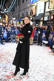 Sanremo 2019: Anna Tatangelo hot e chic 10
