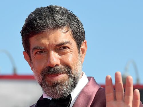 "Stanco del cliché dell'italiano". Favino torna sulla polemica contro il cinema internazionale