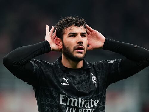 Il Milan soffre ma supera (di misura) il Napoli: basta un gol di Theo Hernandez