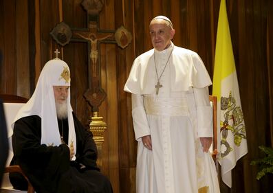 L'abbraccio tra il Papa e il patriarca 2