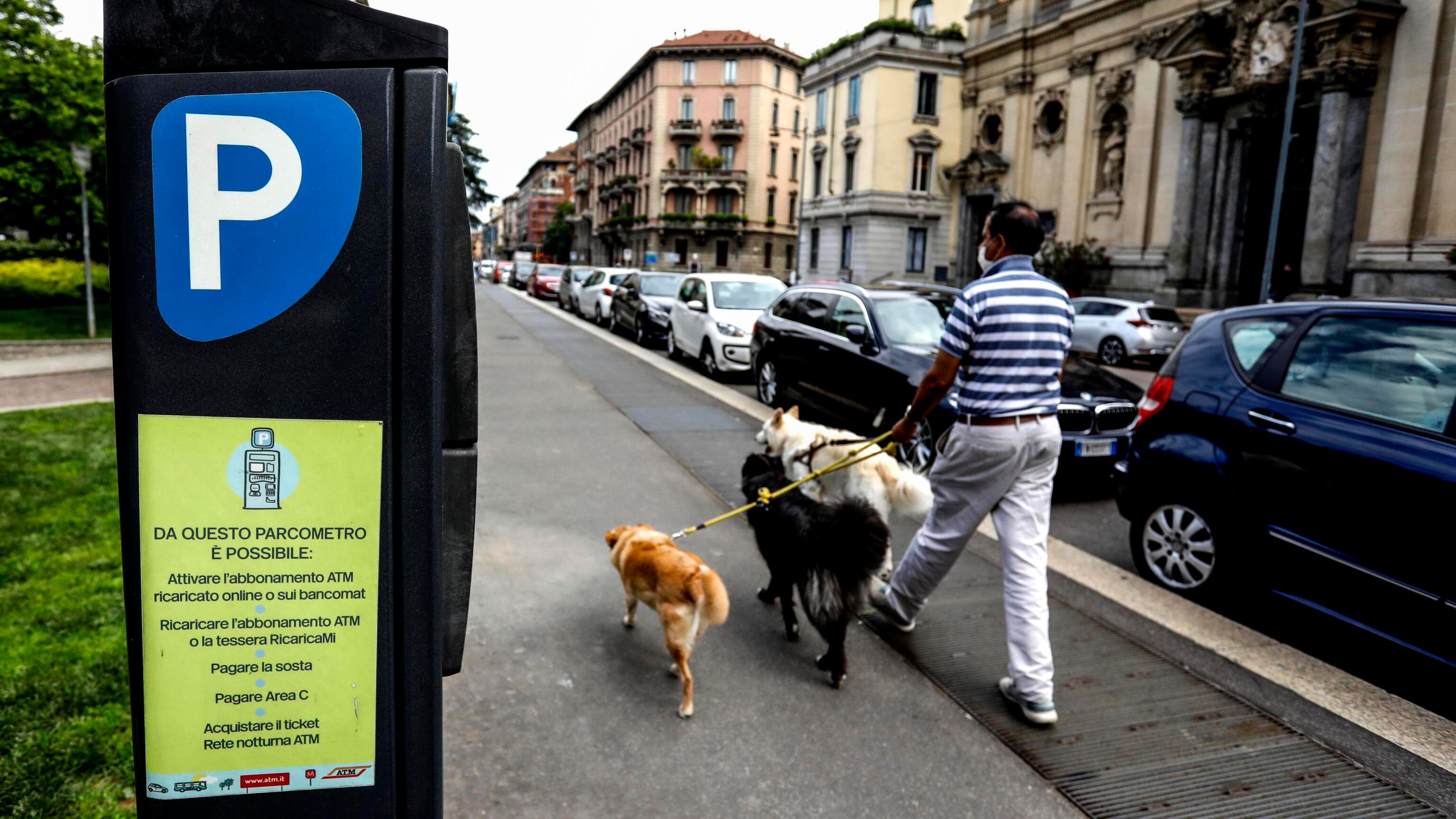 Sala prepara un'altra stangata: allo studio parcheggio a pagamento per residenti