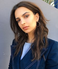 Emily Ratajkowski senza reggiseno al superbowl 30