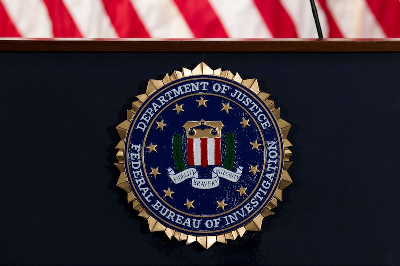 Fbi, la trappola dei falsi consulenti: al via l’indagine sui siti di reclutamento digitale
