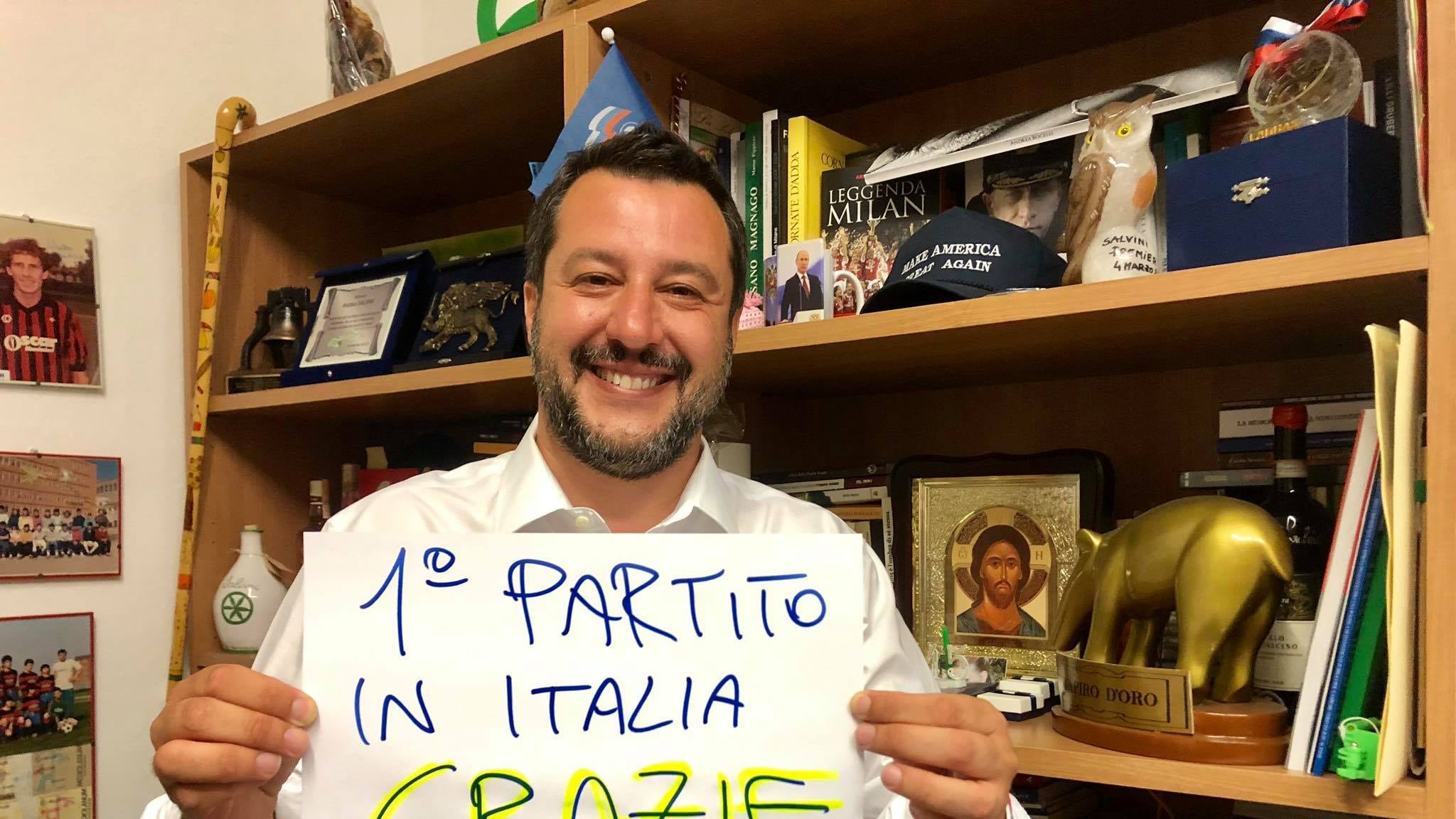 Brindisi, rosario, Maria: Salvini festeggia così
