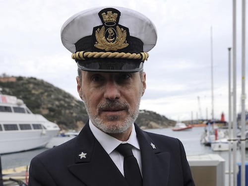 Caro De Falco, ora torni a bordo lei