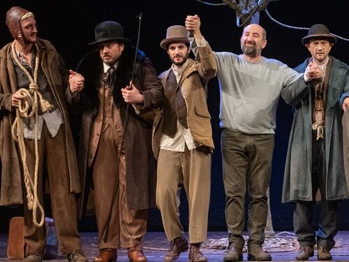 "Grazie ragazzi". Antonio Albanese in un film che sa toccare dentro