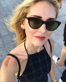 Chiara Ferragni in latex rosso sui social  4