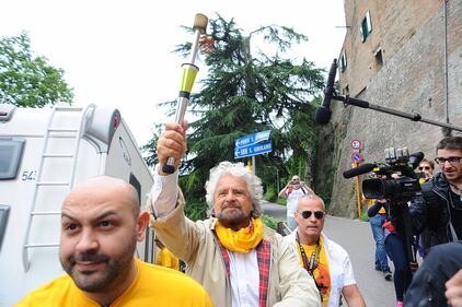 Beppe Grillo in marcia per il reddito di cittadinanza 4