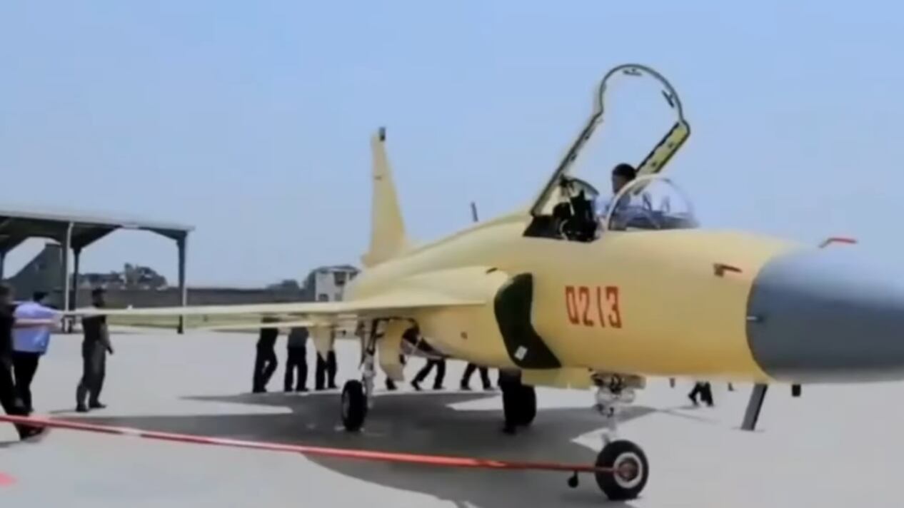 Caccia cinesi a due passi dall'Italia: gli strani affari di Pechino in Libia