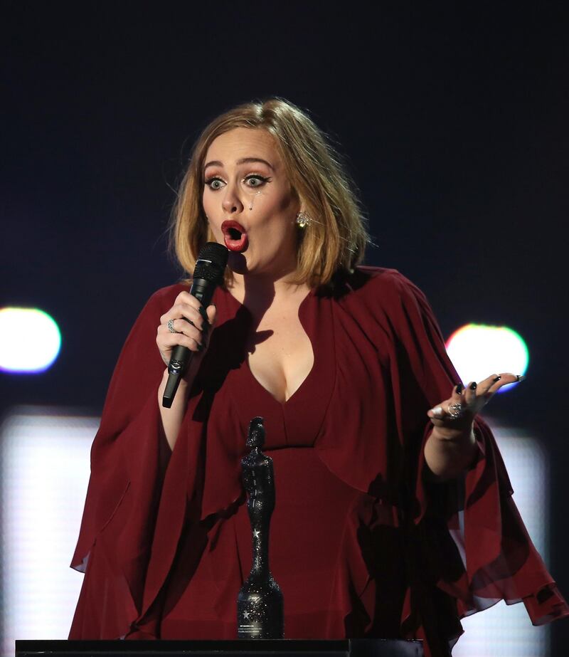 Durante il tour a Belfast, Adel fa visita ad una fan malata 2