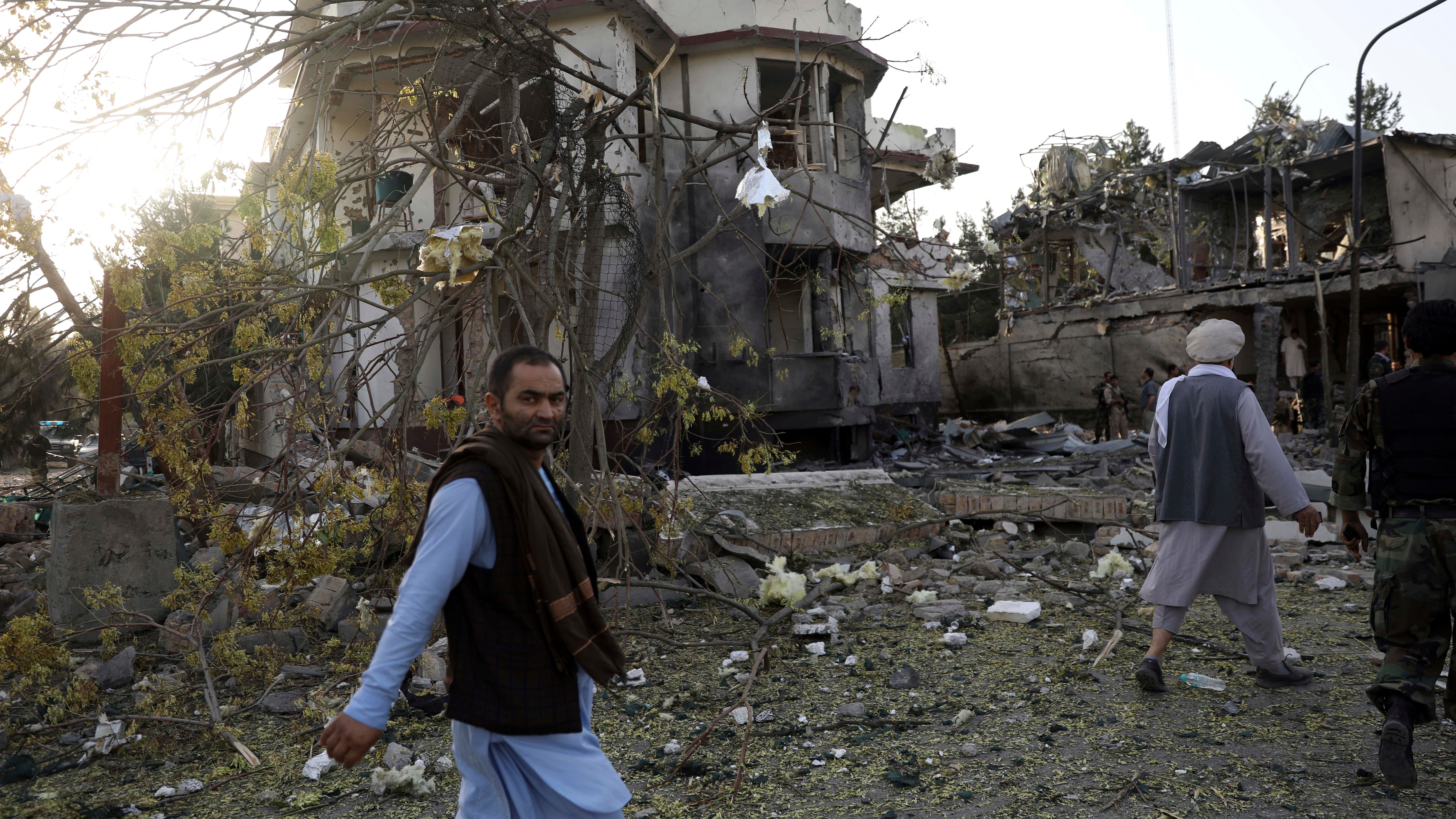 I talebani puntano Kabul, già presi 5 capoluoghi. Biden tira dritto sul ritiro