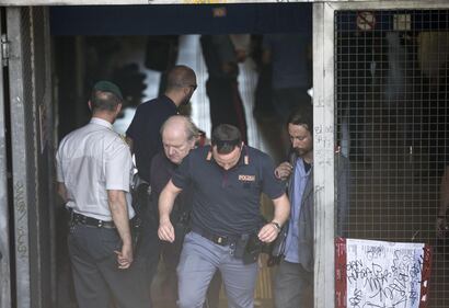 I soccorsi ai passeggeri della metro 6
