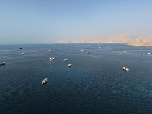 Iran, il blocco navale Usa prosciuga le riserve petrolifere in Asia: Teheran perde miliardi