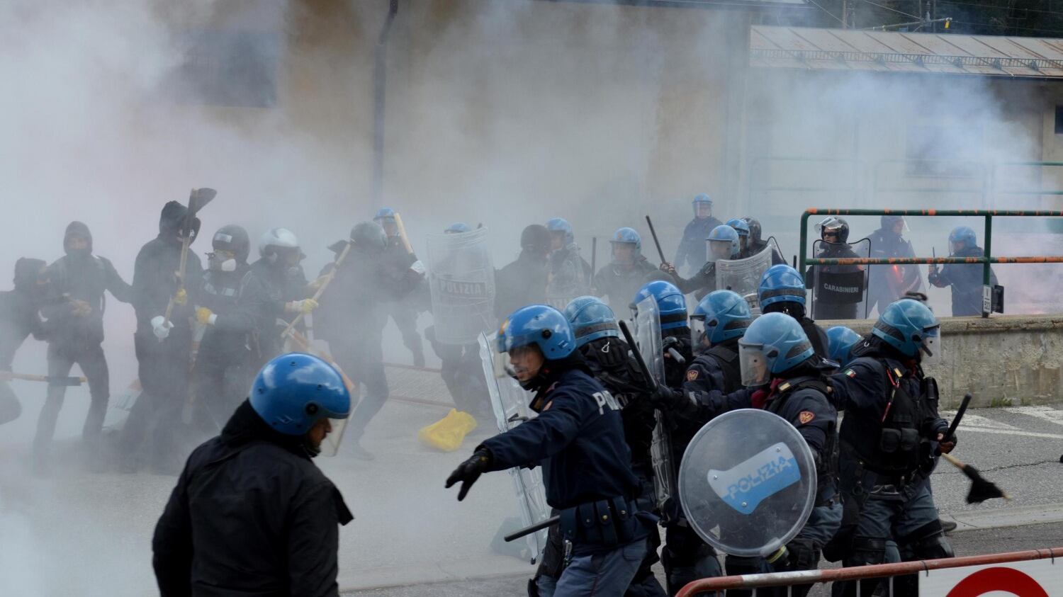 Nel sabato blindato massima allerta: la questura "schiera" oltre 300 poliziotti