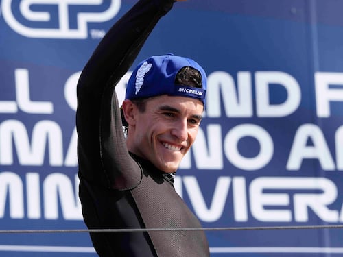 Riscatto Marquez (con spogliarello) e il mondiale è sempre più vicino
