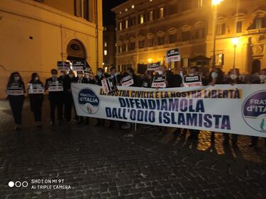 Vienna, flash mob di FdI: "Difendere civiltà da odio islamista" 2