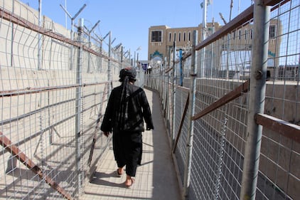 Afghanistan contro Pakistan: notte di guerra al confine, valichi chiusi e minacce di rappresaglia 5