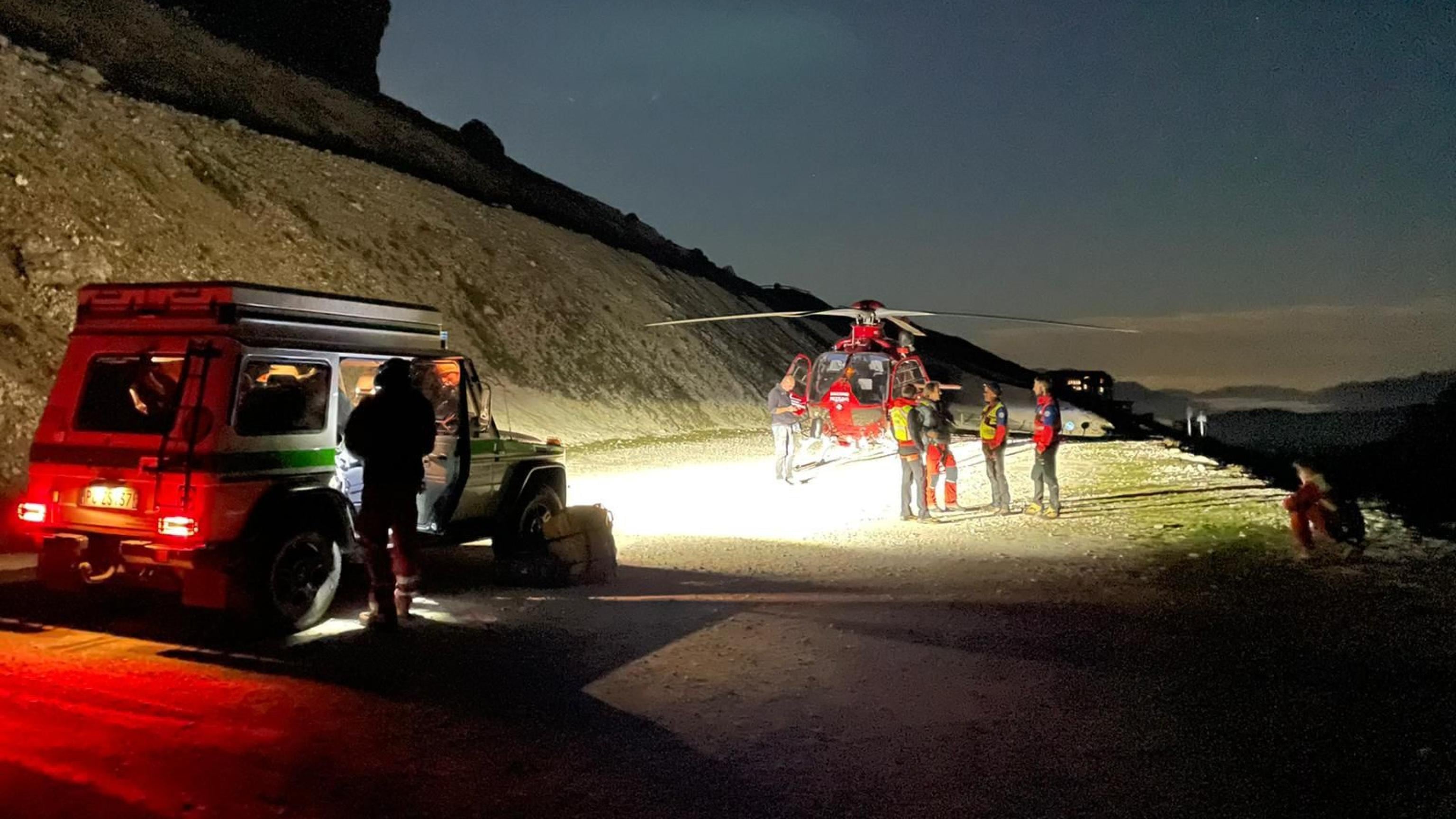 Elicottero si schianta in val Pusteria, intervento di soccorso complicato: un ferito grave