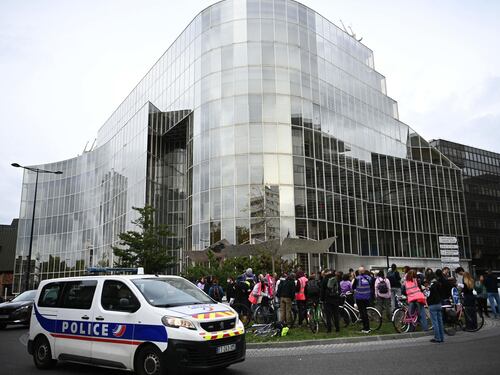 Francia, il giorno dei "Bloquons tout": le immagini delle proteste