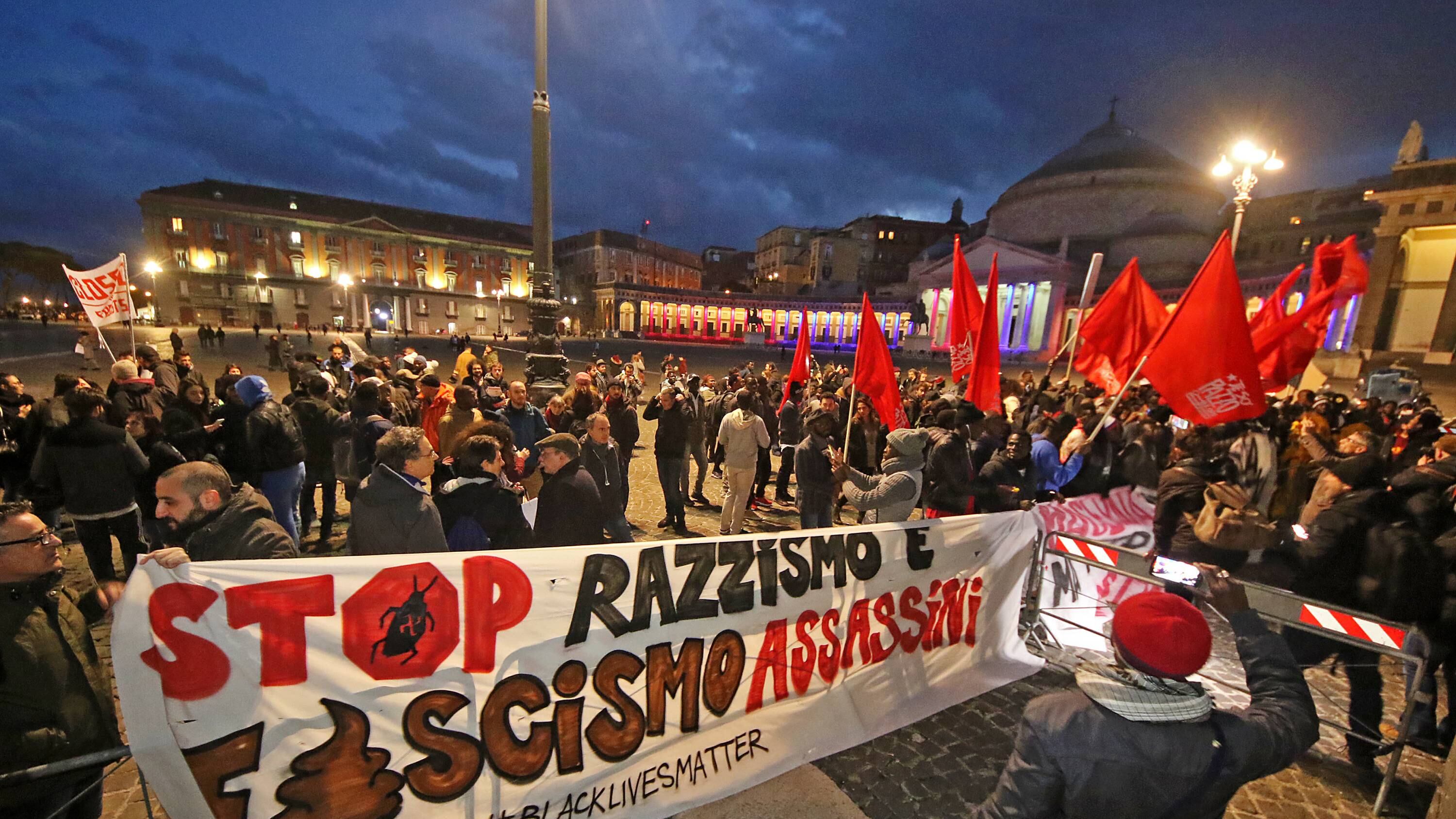 Macerata assediata dai girotondi antifascisti