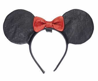 Minnie si veste alla moda per LOVE 8